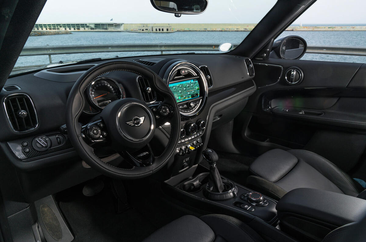 Mini Countryman S E Cooper All4 interior