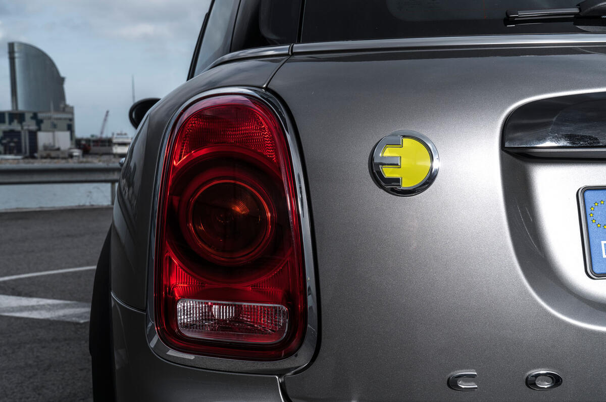 Mini Countryman S E Cooper All4 rear lights