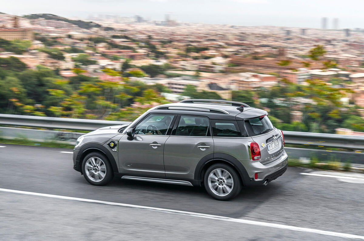 Mini Countryman S E Cooper All4 rear quarter