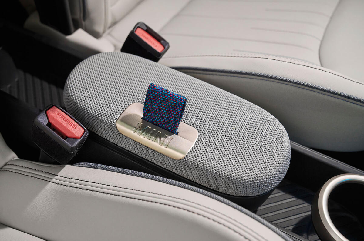 Mini Cooper Electric centre console