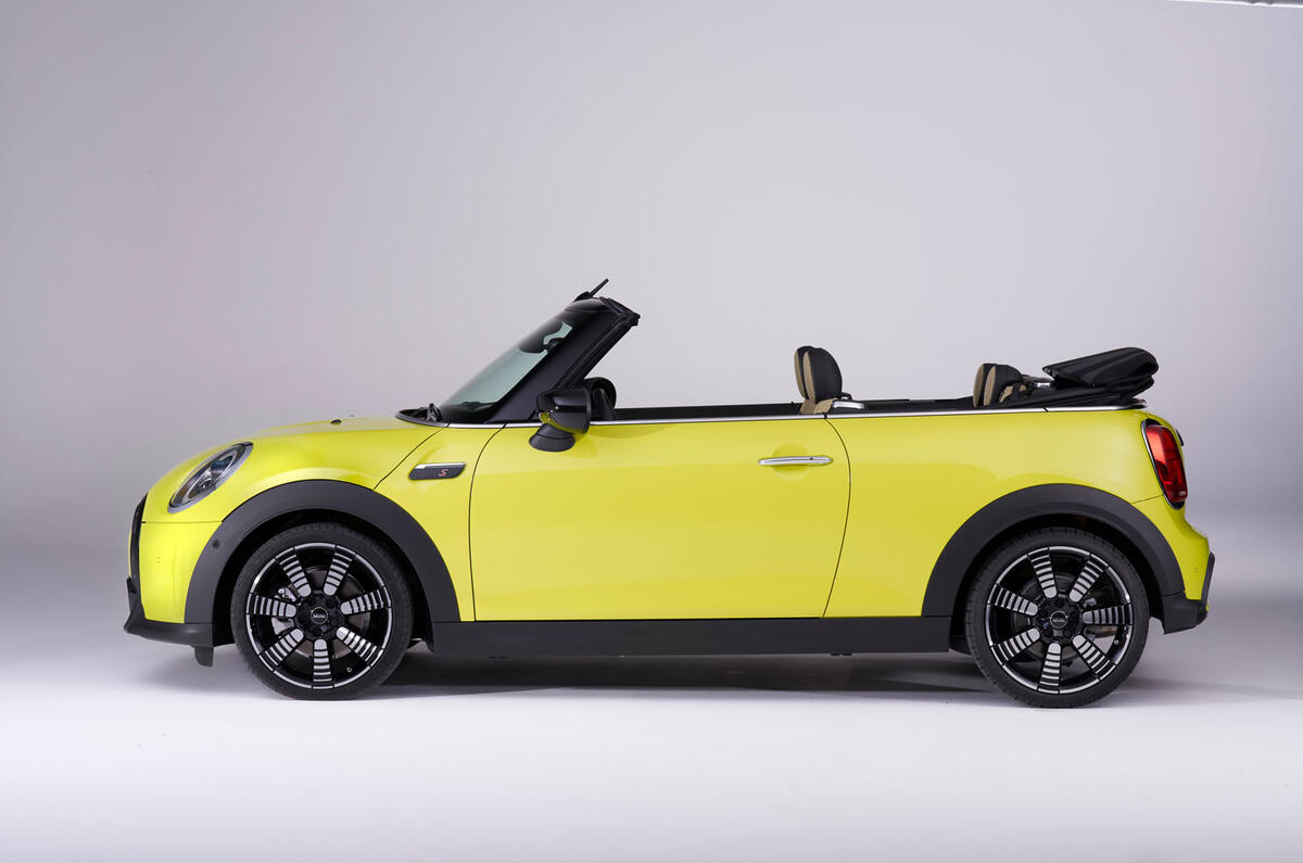 MINI Convertible Cooper S Zesty Yellow (35)