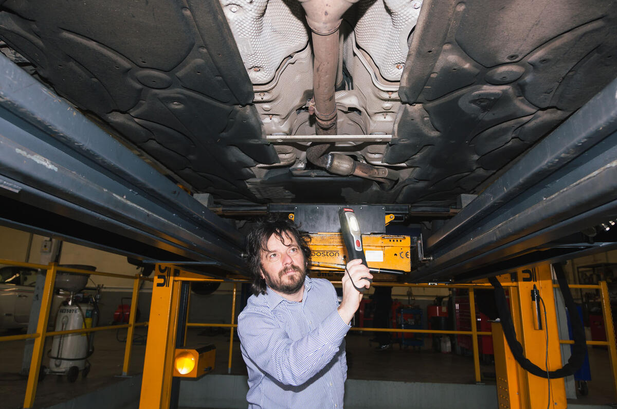 Motest car testing - floorpan inspection