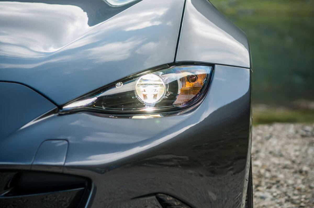 Mazda MX-5 Skyactiv-G 2.0 2018 first drive review headlights