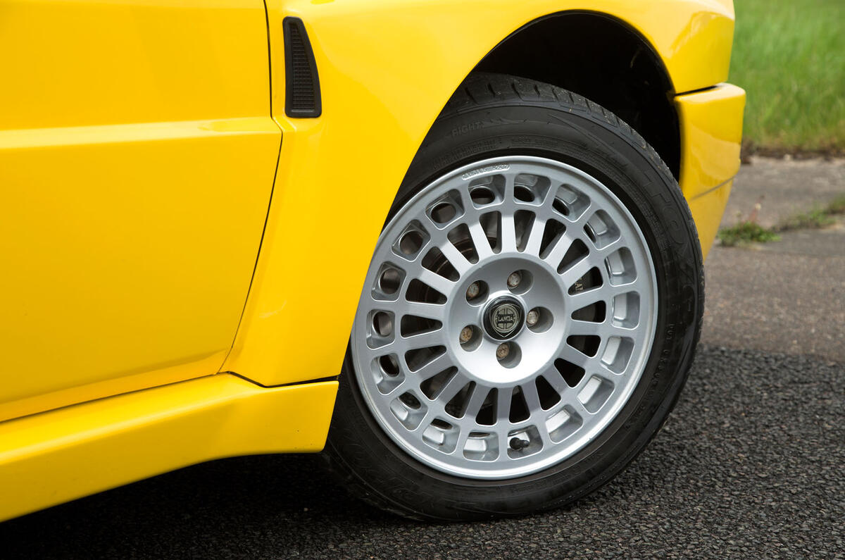 Lancia Delta HF Integrale Evo 1