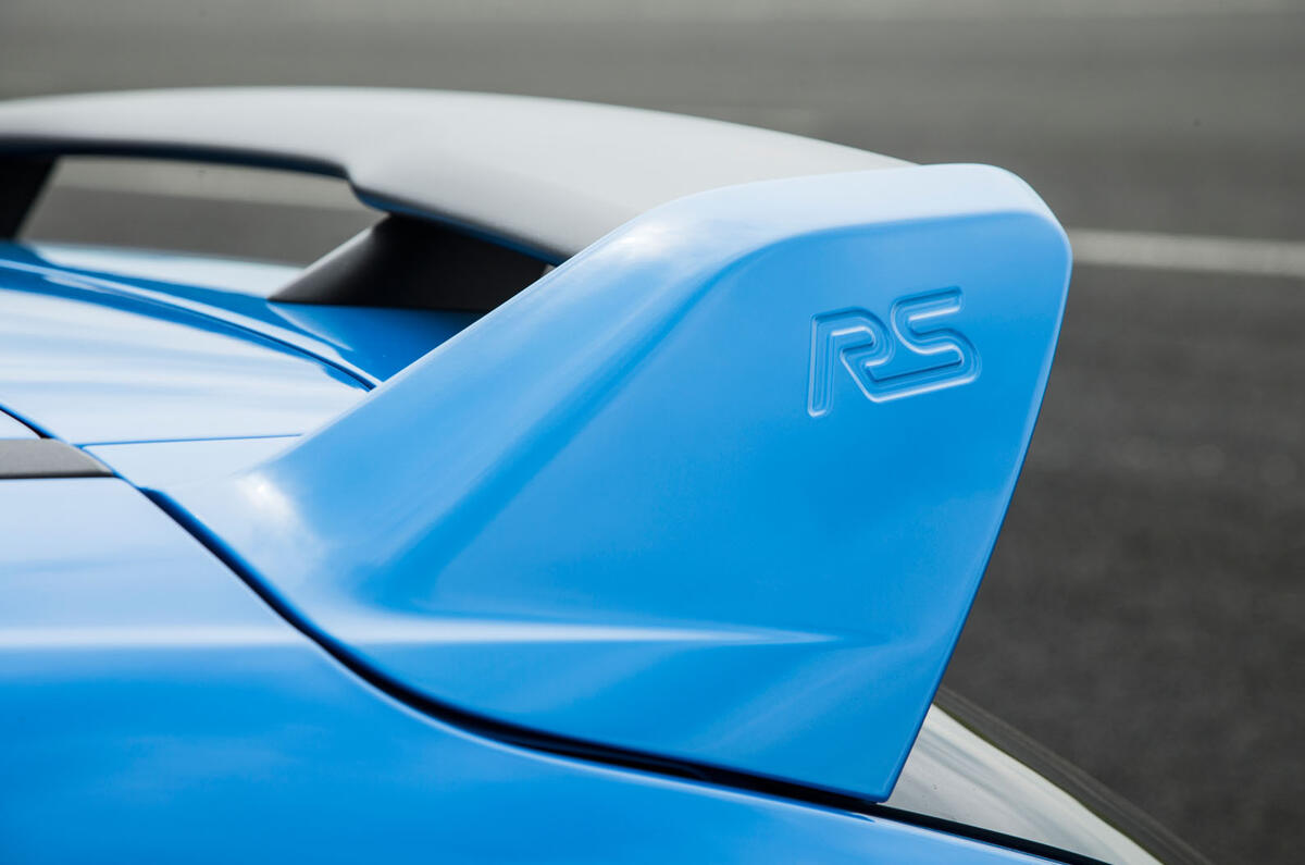 Ford Focus RS vs Lancia Delta HF Integrale Evo 1