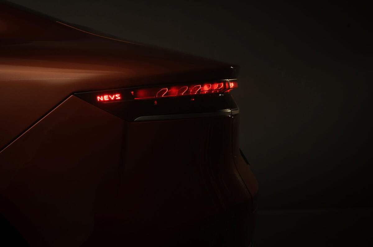 Detalle de luz NEVS Emily GT 2023