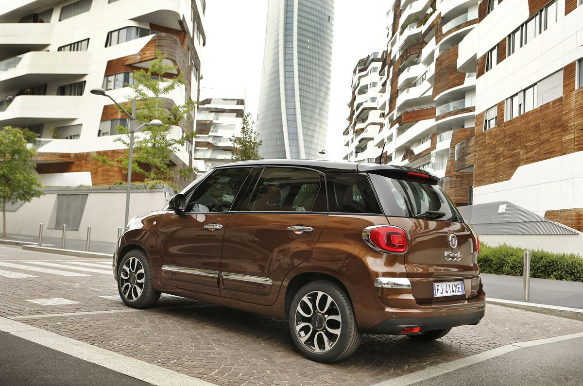 Fiat 500l 1 6 Multijet 120 Lounge 2017 Review Autocar