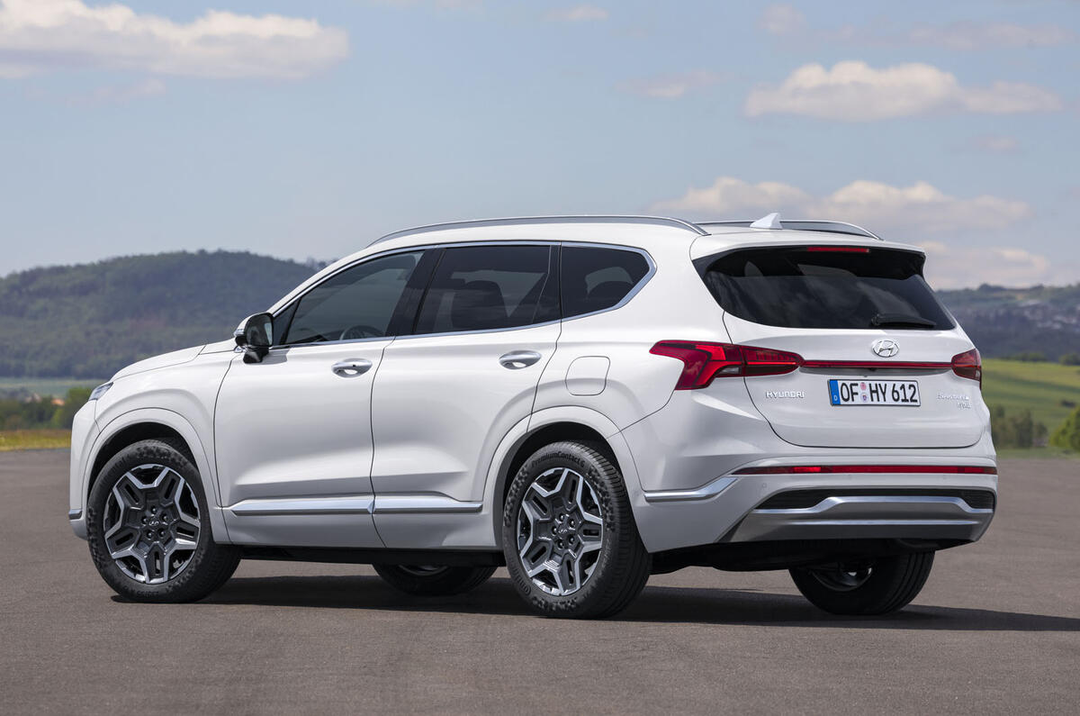 2020 Hyundai Santa Fe gets bold redesign, new platform ...