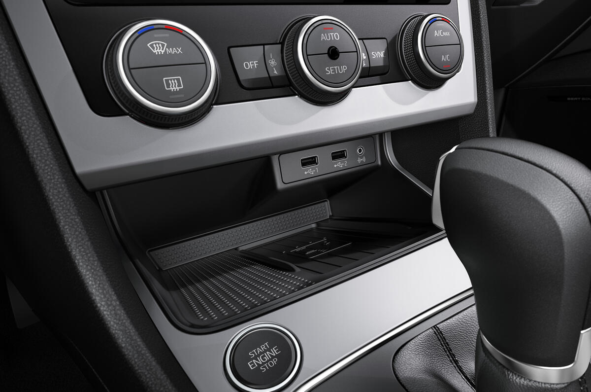 17 Seat Leon Facelift Revealed Autocar