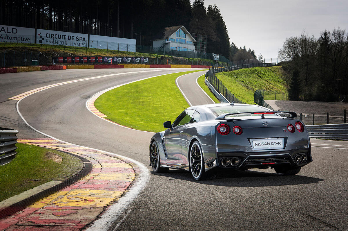 2016 Nissan GT-R