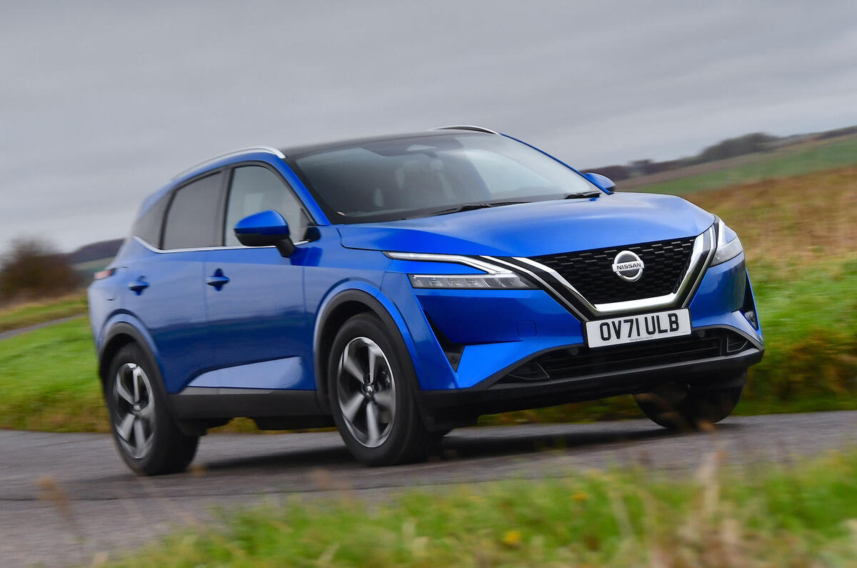 Nissan Qashqai 2022 front quarter tracking