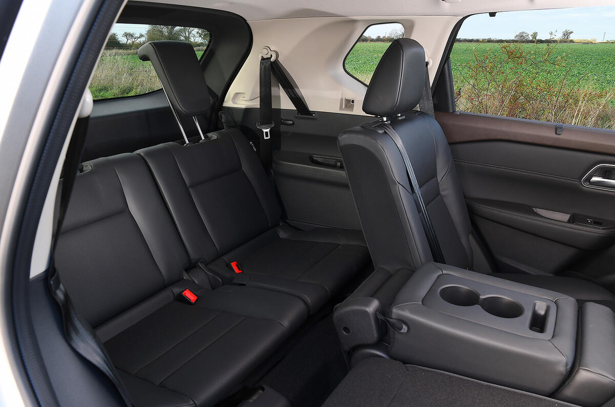 nissan x trail 11 back seats