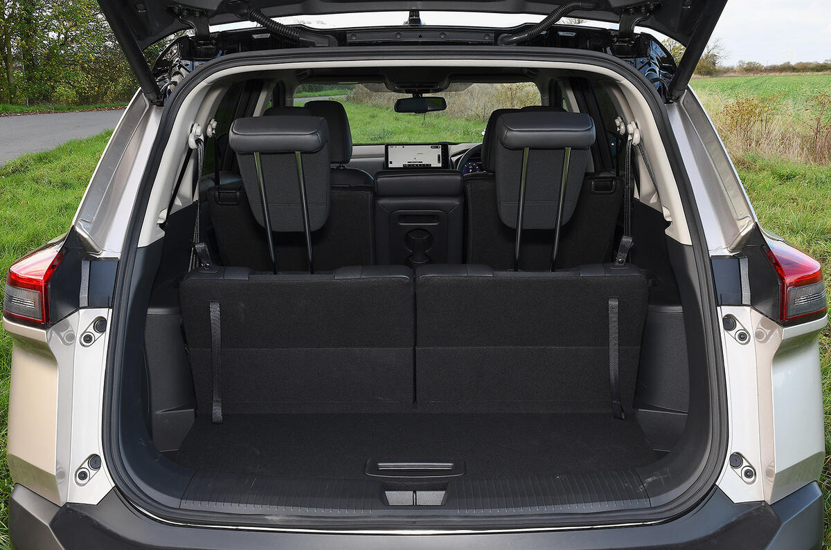 nissan x trail 12 boot