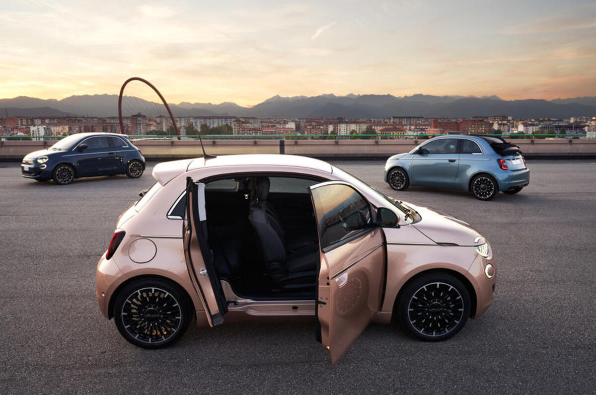 Fiat 500 3+1 official images - doors open
