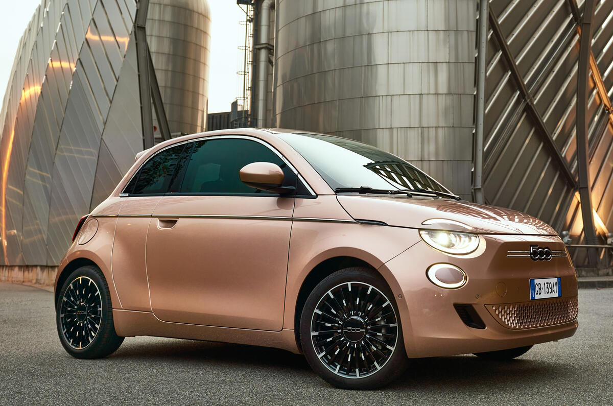 New Electric Fiat 500 Reborn City Car Gains 19 995 Entry Model Autocar