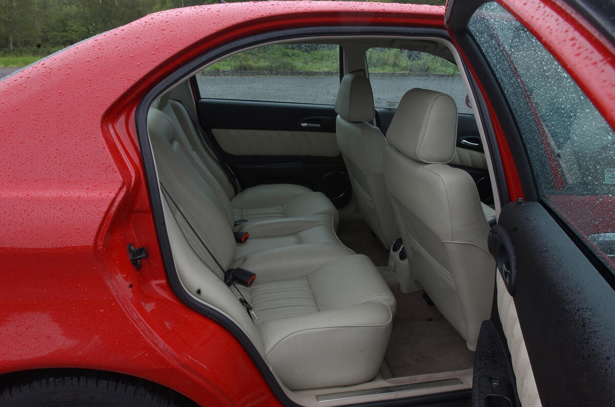  Alfa Romeo 166 