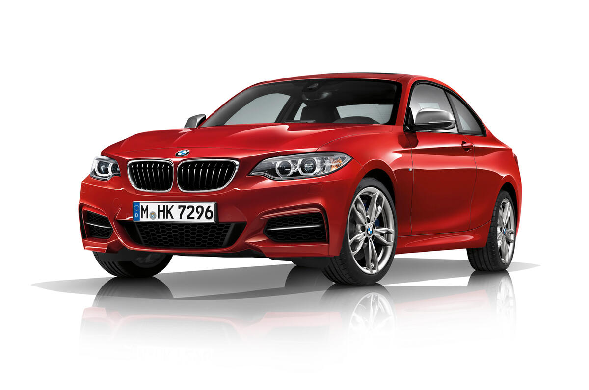 新款宝马M140i、M240i和插电式7系系列亮相