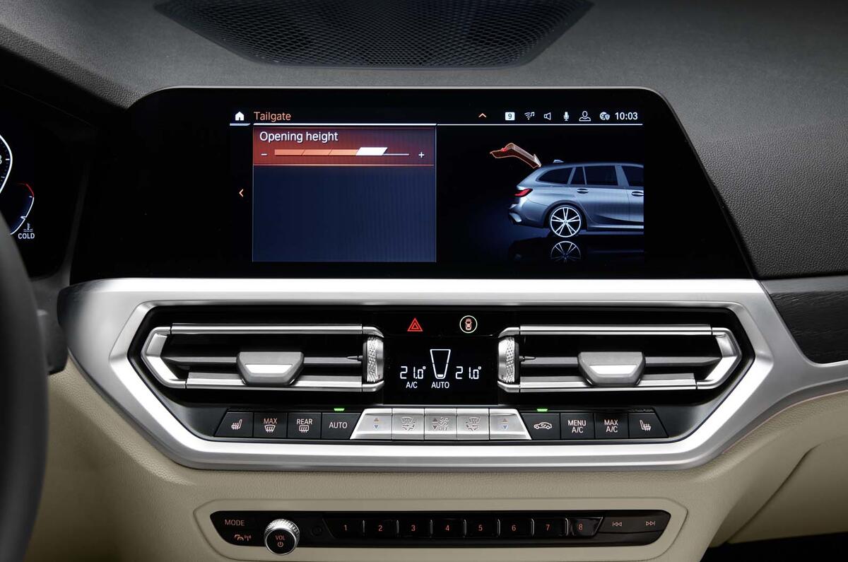 2019 BMW 3 Series Touring press pictures