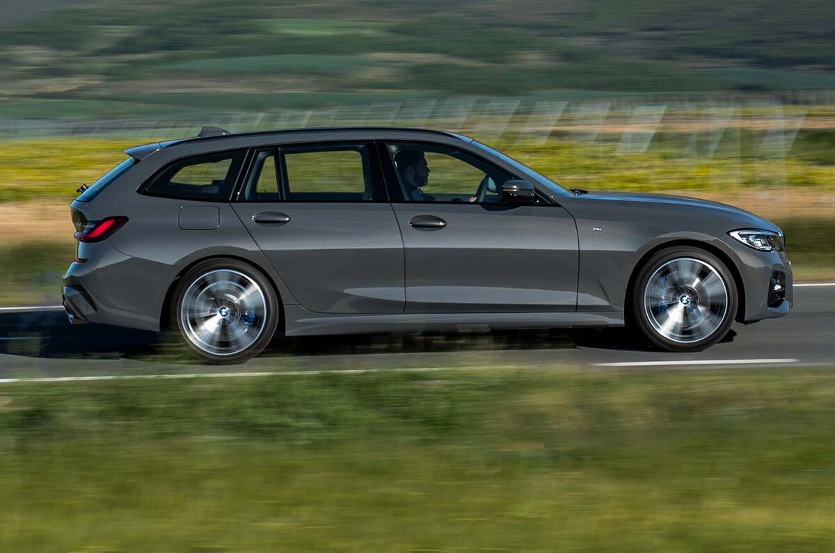 2019 BMW 3 Series Touring press pictures