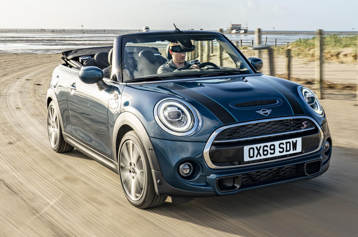 New Limited Run Mini Convertible Sidewalk Priced From 34 215 Autocar