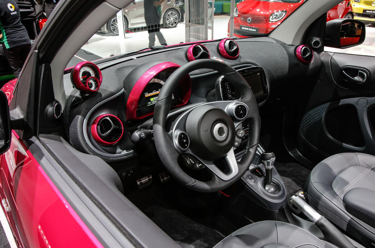 Smart Fortwo Cabrio Brabus at the Paris motor show 2016 - show report and gallery