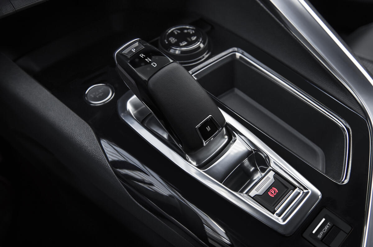 2017 Peugeot 3008 1 6 Thp 165 Allure Eat6 Review Review Autocar