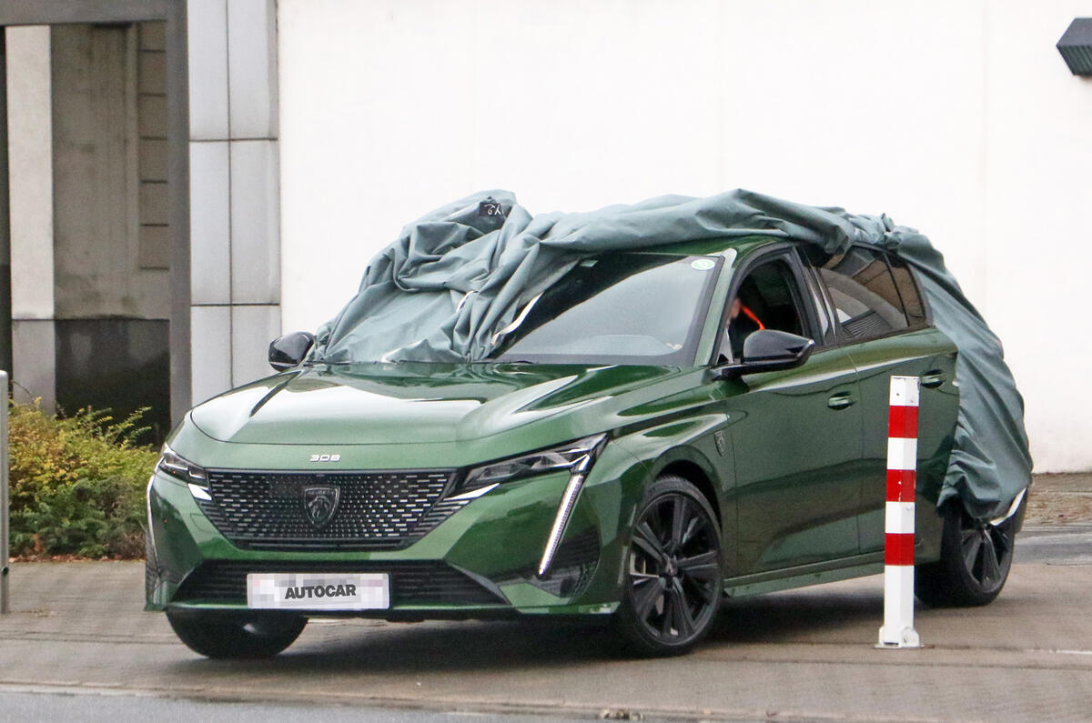 peugeot_308_4.jpg