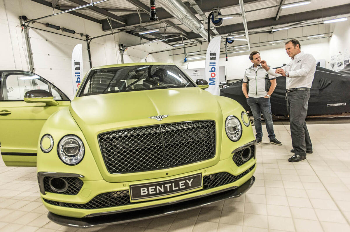 Bentley Bentayga pikes peak