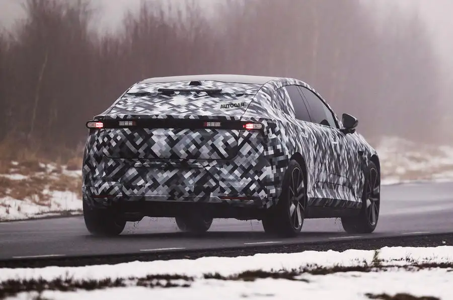 2024 - [Polestar] 4 Polestar-4-prototype-testing-rear