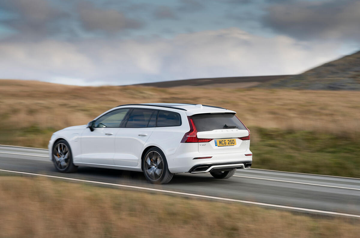 Volvo V60 T8 Twin Engine Polestar Engineered 2019 Review