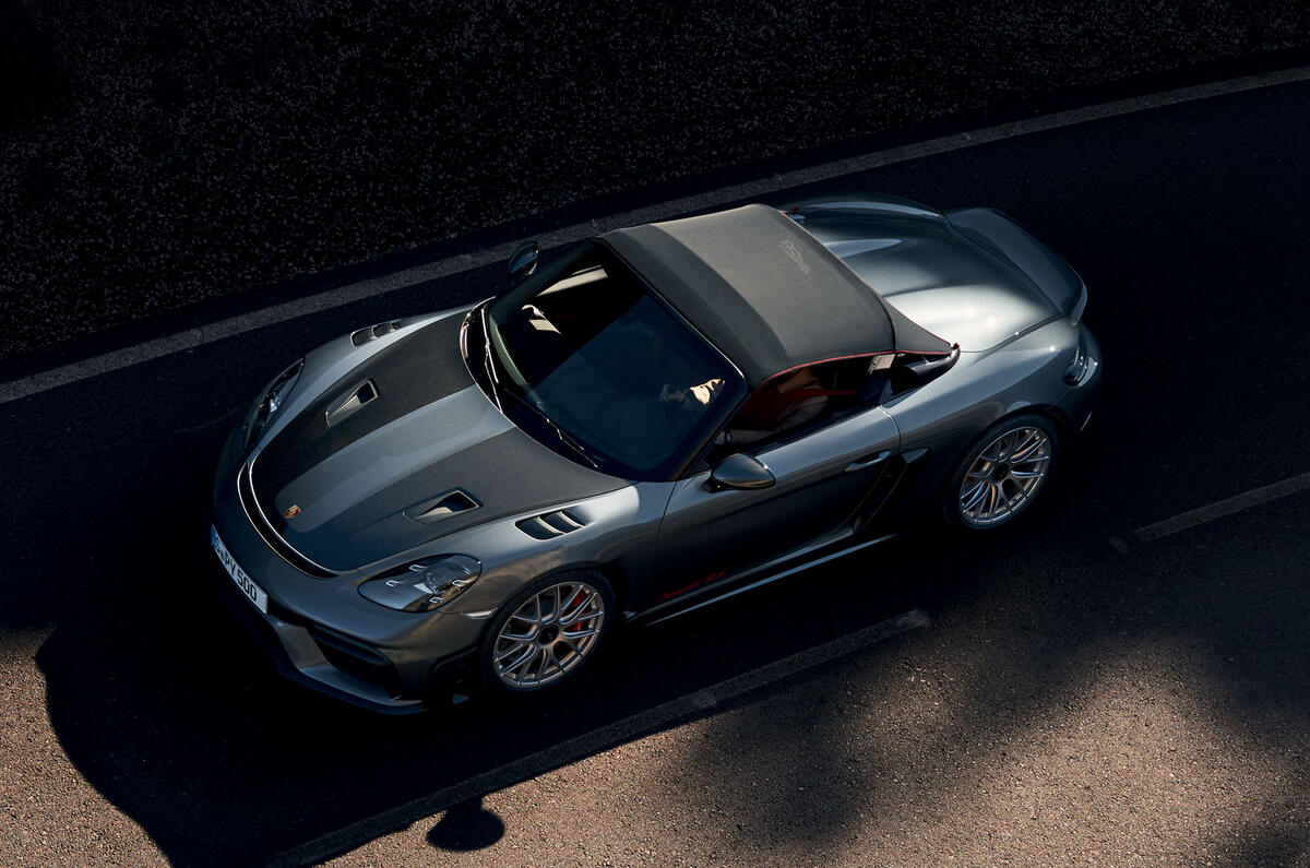 Porsche 718 Spyder GT4 RS 2023 tracking high