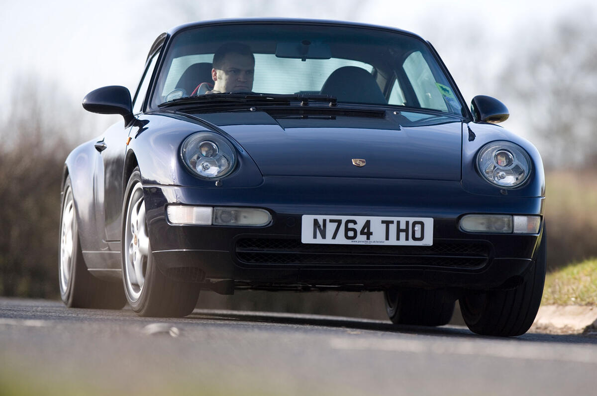 Porsche 911 993 Turbo 1995 front three quarter