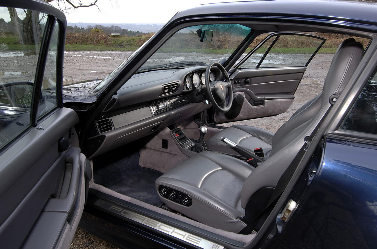 Porsche 911 993 Turbo 1995 interior