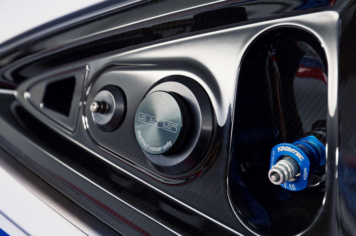 Porsche 935 race car 2018 reveal fuel tank