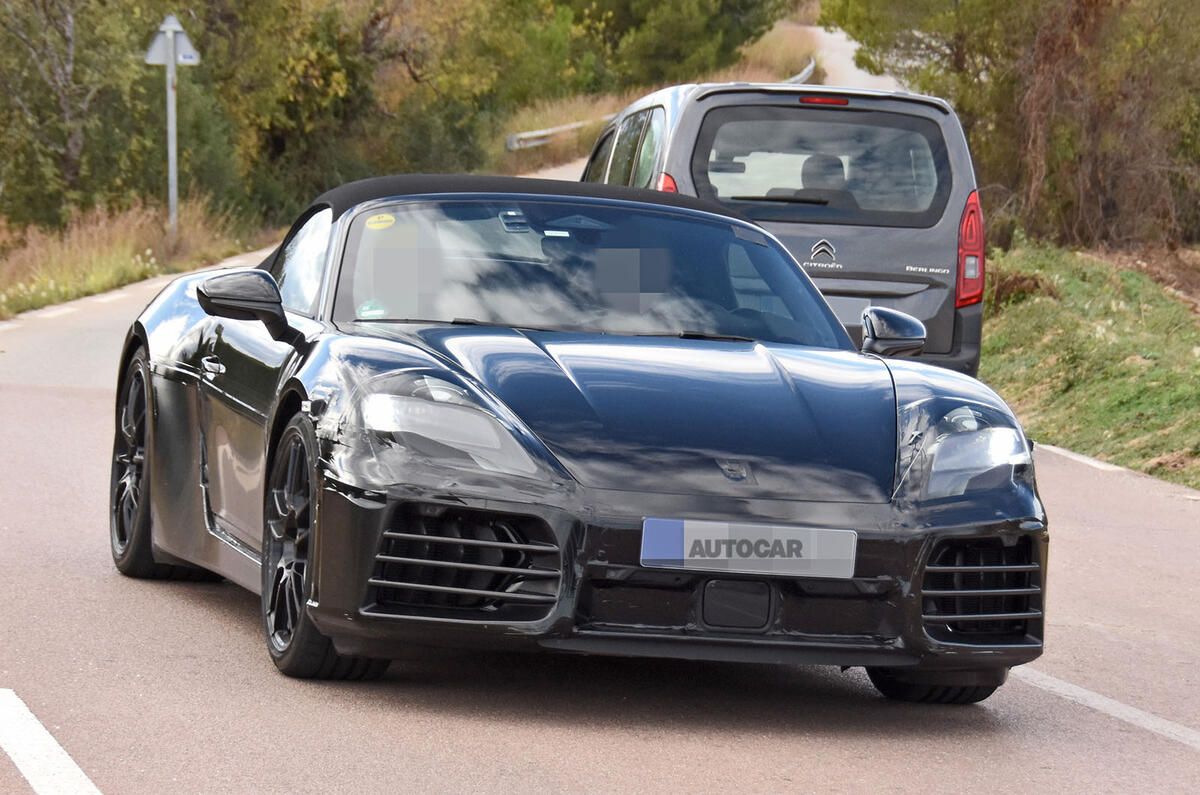 Porsche Boxster EV перед три четверти