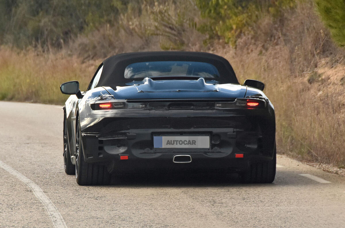 Porsche Boxster EV сзади два