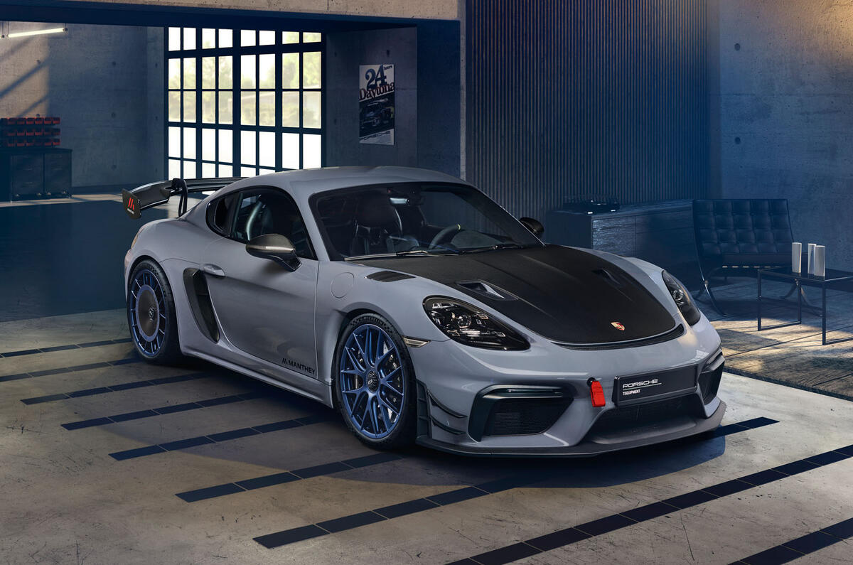 Porsche Cayman GT4RS Manthey Package 2023 front quarter static