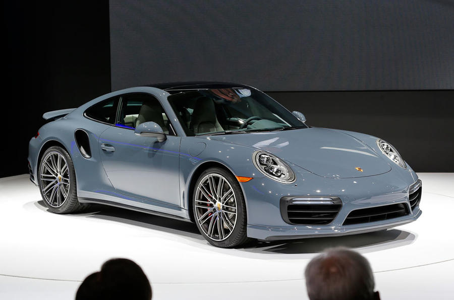 Facelifted Porsche 911 Turbo and Turbo S