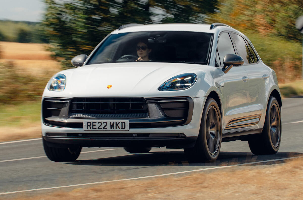 porsche macan t 001 action avant