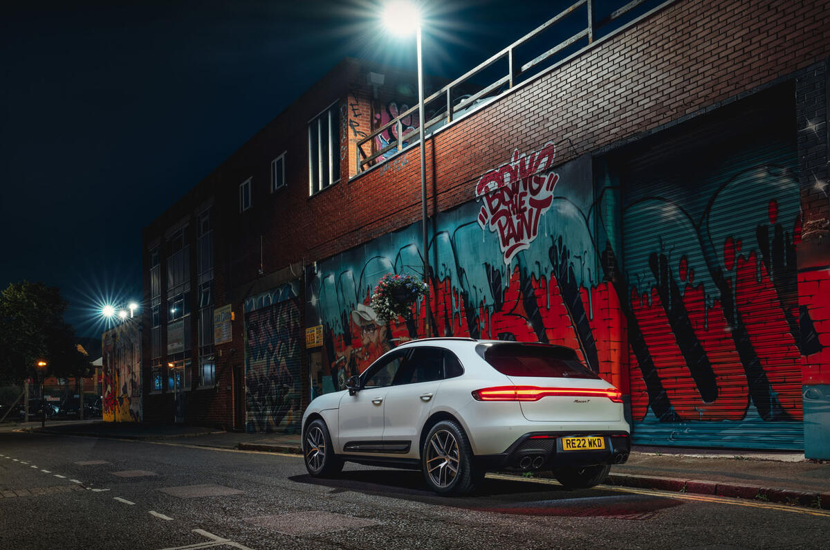 porsche macan t 019 statique arrière