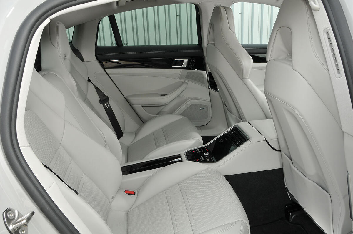 Porsche Panamera 4 Hybrid rear seats