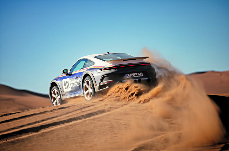 Porsche 911 Dakar en dérive arrière