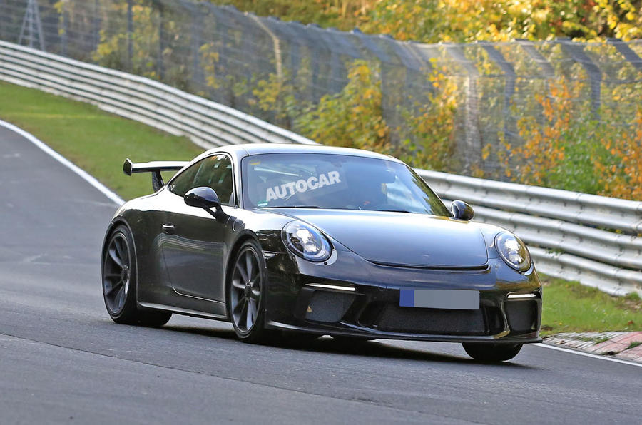 Porsche 911 GT3 facelift spy shots