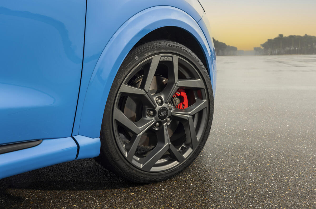 Puma ST Hybrid wheel alloy