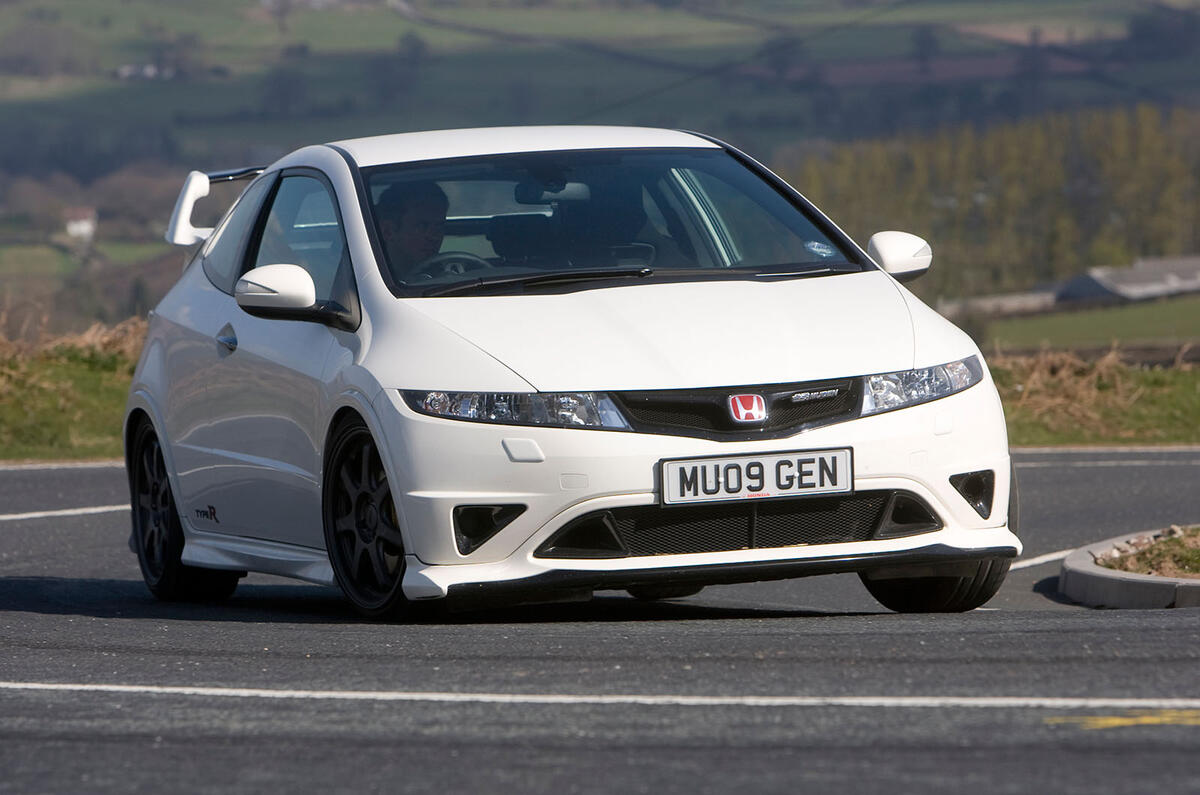 Honda Civic Type R Mk3 Mugen versus Audi R8 V10 Autocar