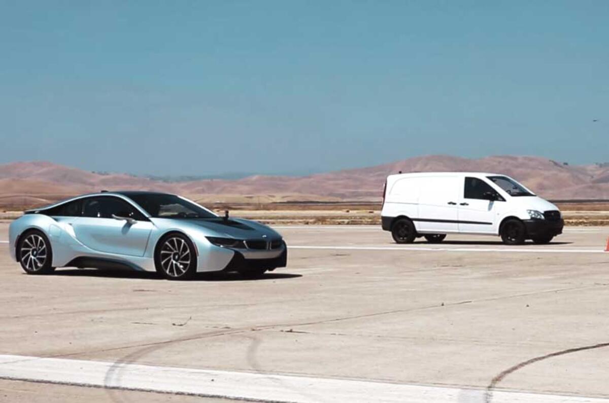 BMW i8 drag race