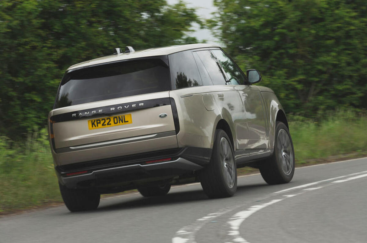 range rover 2022 003 virage arrière