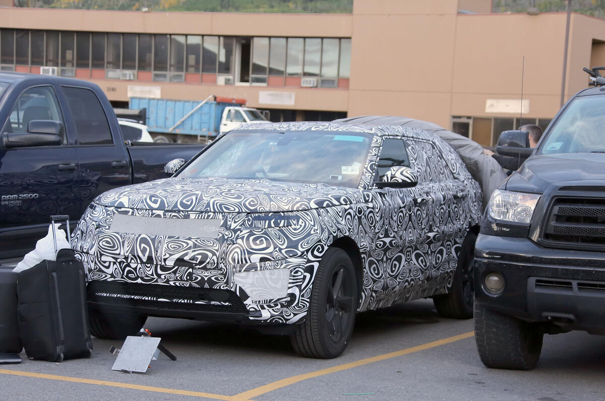 2017 Range Rover Sport Coupé spotted on video