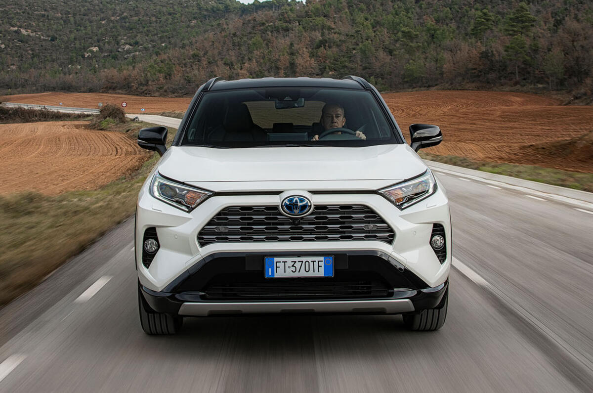 Toyota RAV4 Dynamic FWD 2019 review | Autocar
