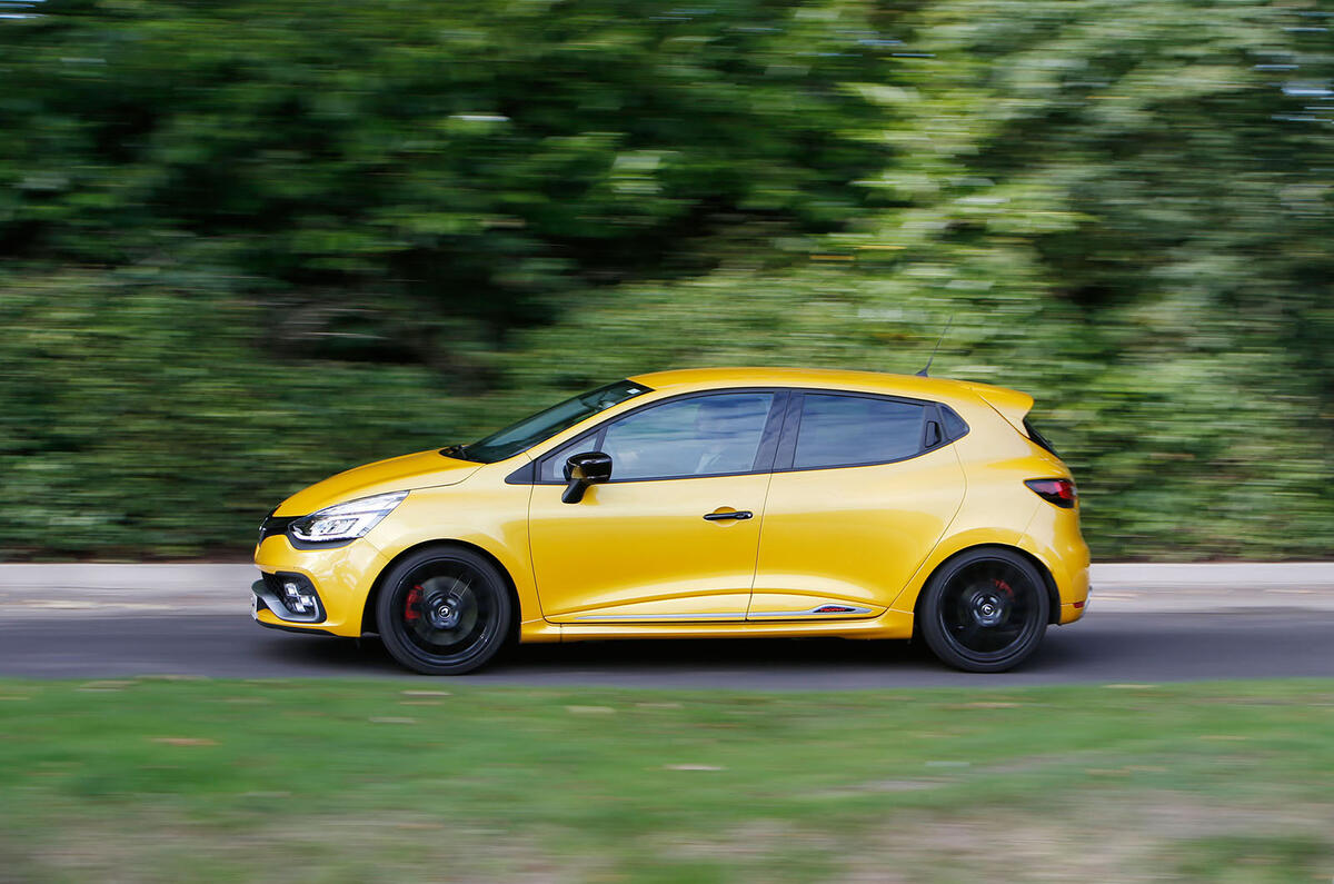 2016 Renault Clio RS 220 Trophy UK first drive Autocar 2016 Renault Clio RS 220 Trophy UK first drive Autocar